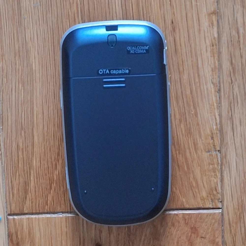 LG Verizon Y2K Flip Phone 3G CDMA Music Controls Blue Silver